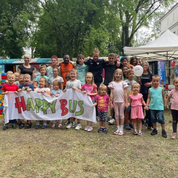 uśmiechnięte dzieci