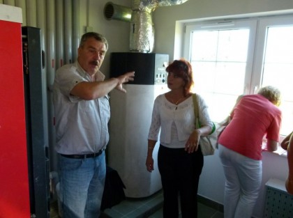 ludzie w kotłowni centrum kultury