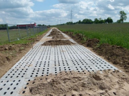 nowa droga z płyt betonowych